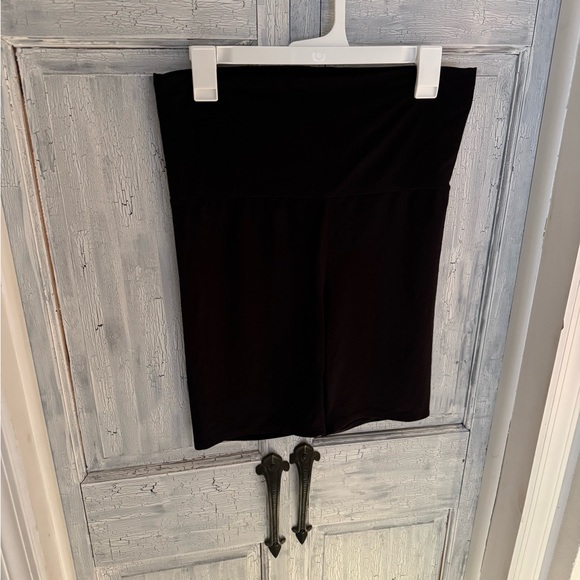 Hatch Maternity Bike Shorts - Picture 2 of 7